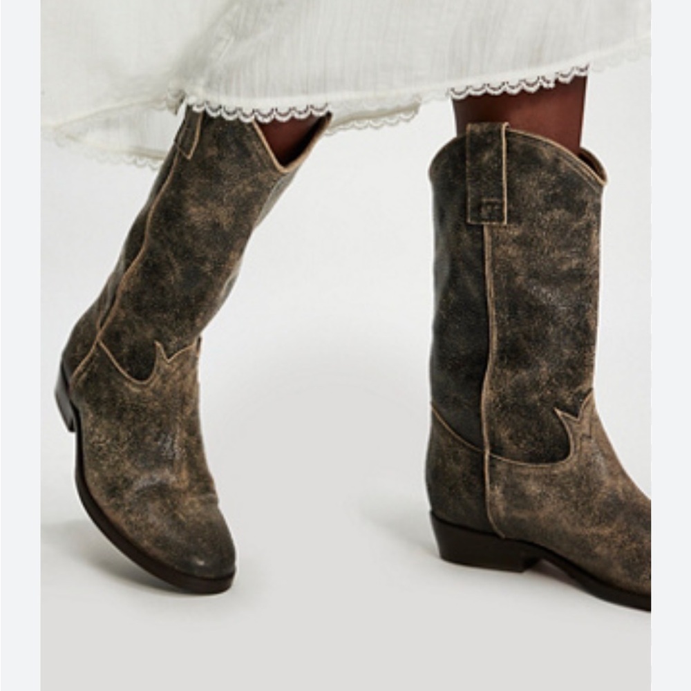 Frye Distressed Leather Heeled Boots - Brown